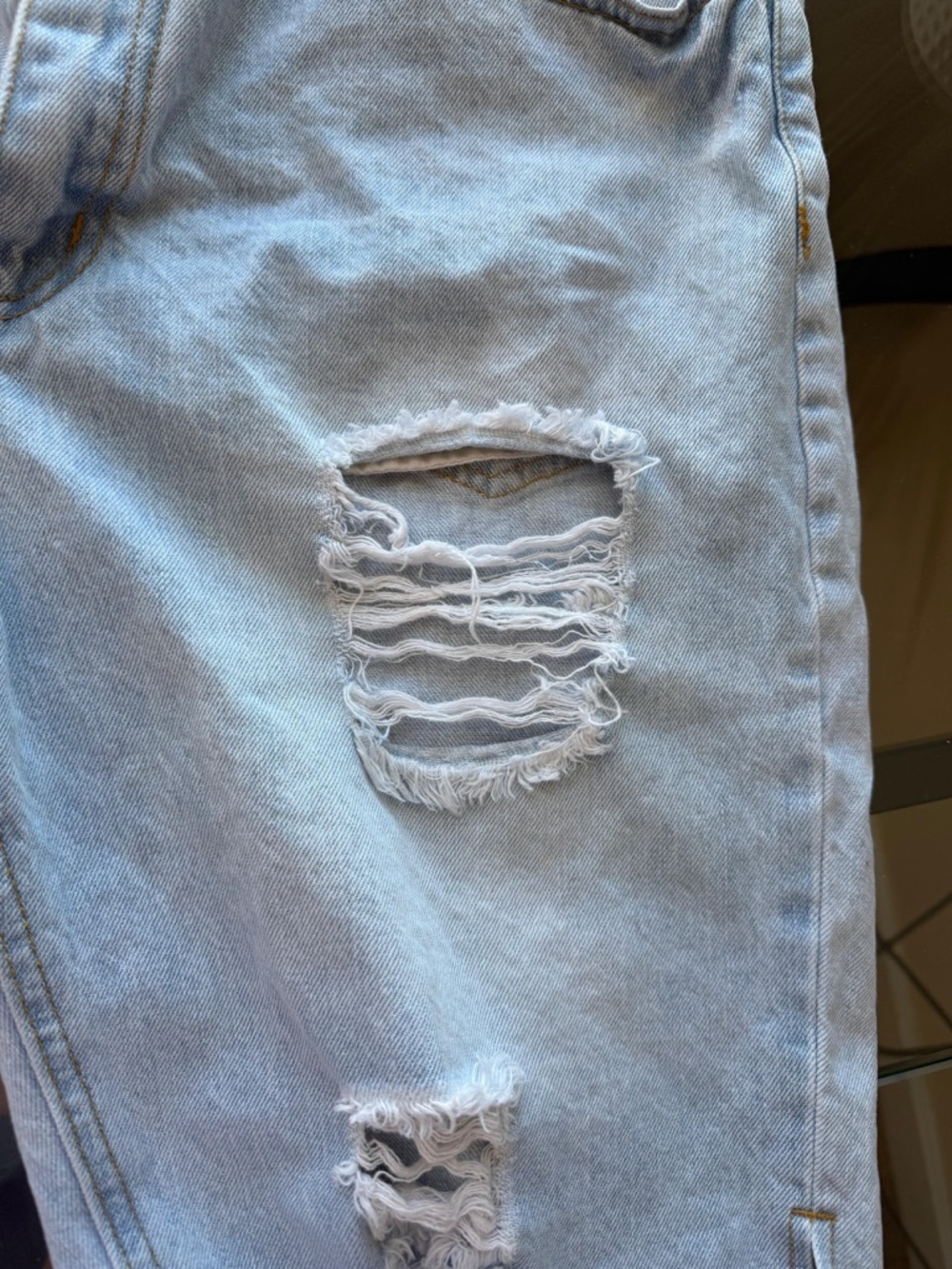 Forever 21 Men Light Blue Denim Jeans with Gold Stitching - Picture 9 of 10